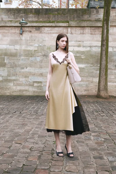 Look 28